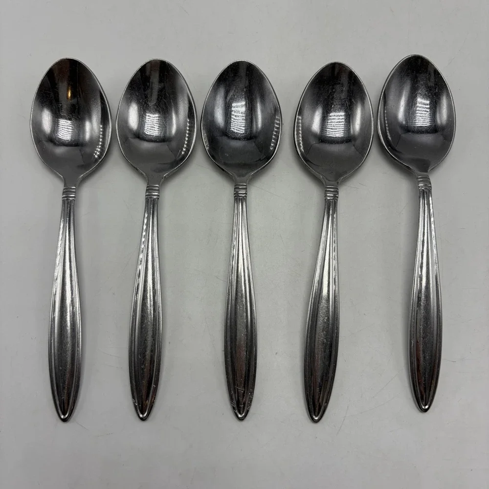 Reed & Barton Select Celebration 5 Dinner Spoons Stainless China Table Spoons